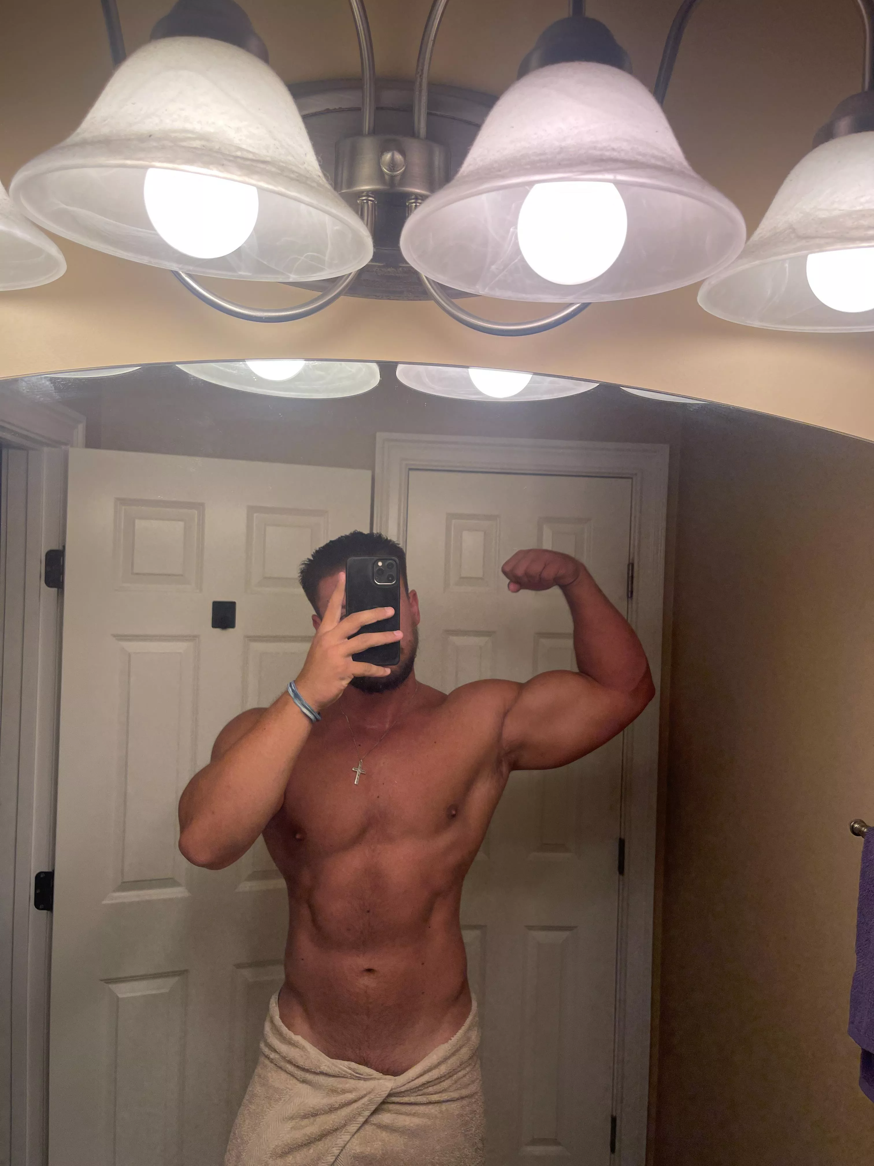 [M] Just hit arm day…who’s joining next time?