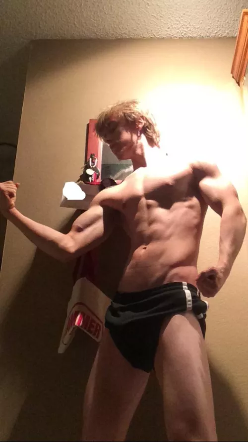 they’re chiseled and strong, 💪🏻 but always lacking in size in proportion to the rest of me