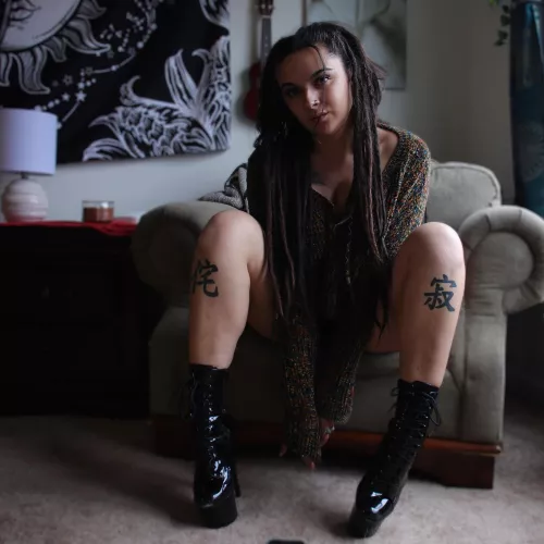 this chair is great for pussy eating