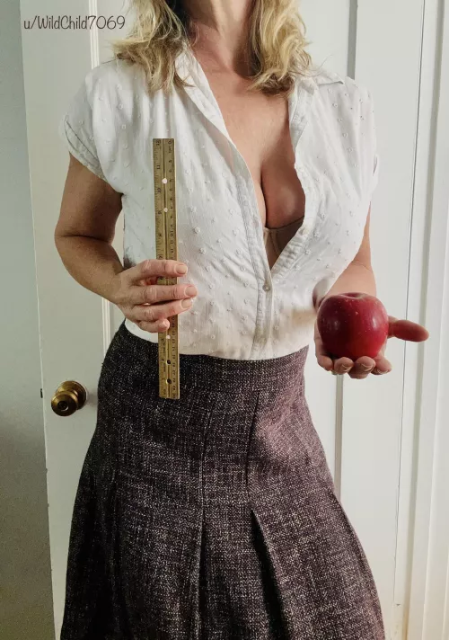 Which is it going to be…The apple or the stick? 🍎📏