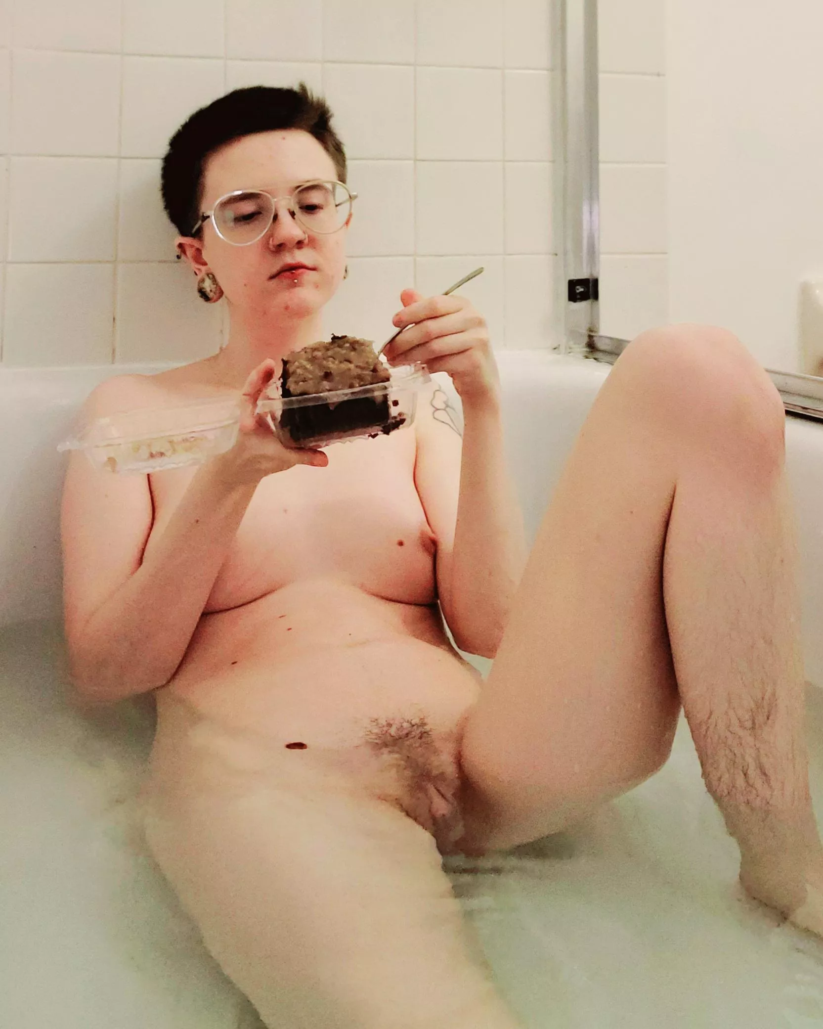 Who wants some bath cake?