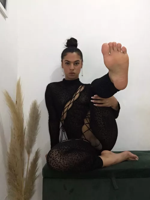 Would you leave your wife for me ?