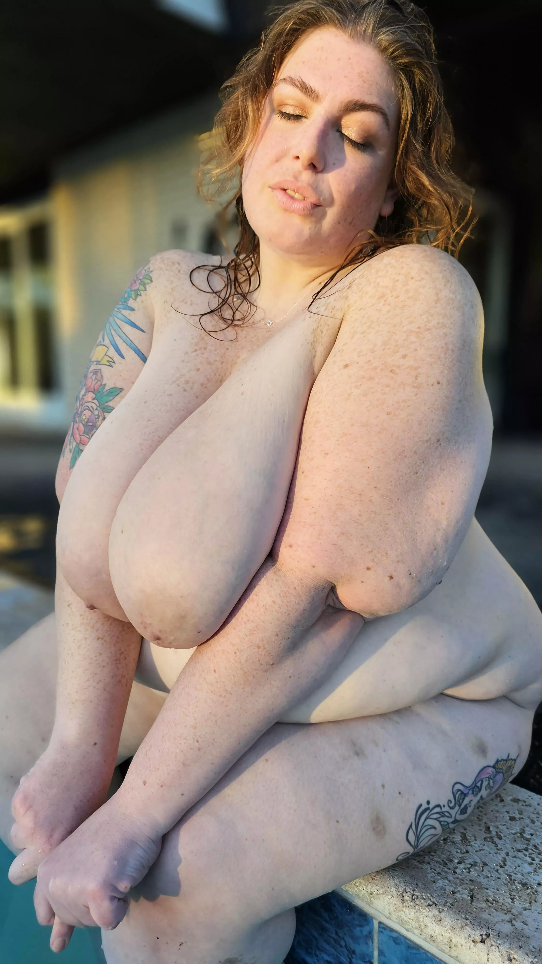 You could (and should) suck my nipples from the pool 😌