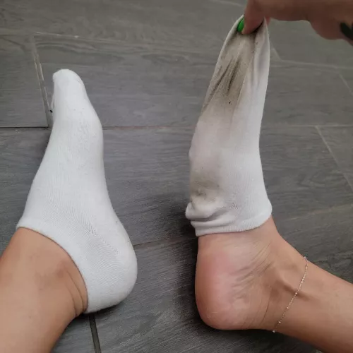 You wanna smell them or taste them? 🥵 2 hours at the gym then 15 min in the sauna!