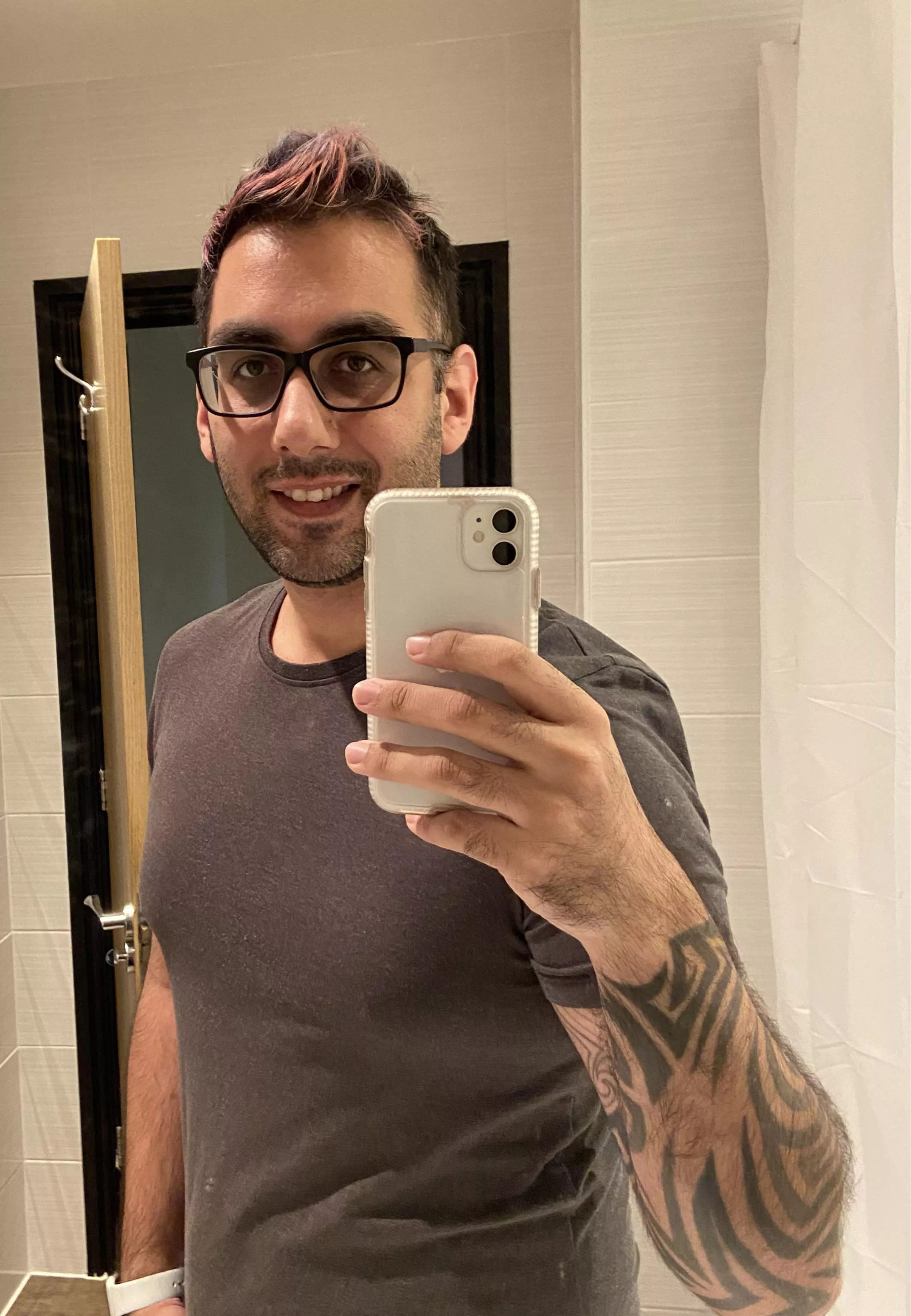 After waiting an additional month, it’s almost time for Baldur’s Gate on the PS5. Anyone else picking it up?