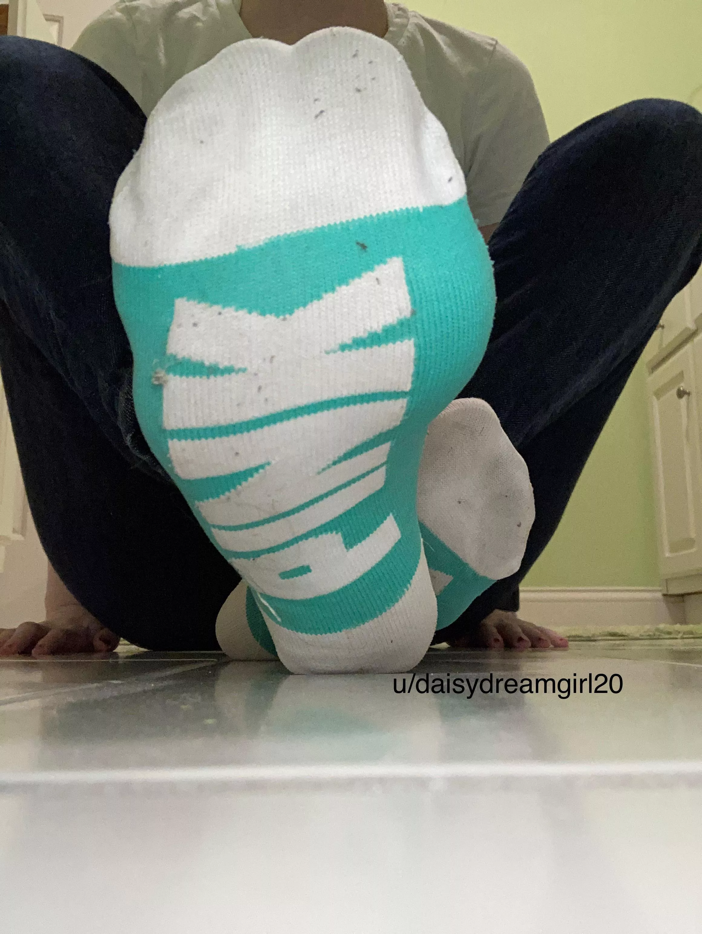 don’t be fooled. the scent is pungent. i haven’t washed a single pair of socks all summer [selling] [us]