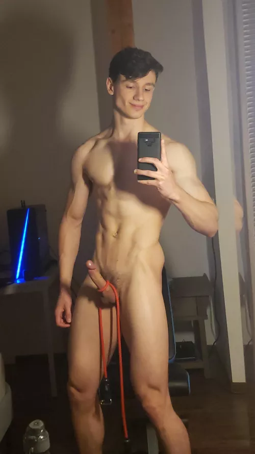 Home workouts are the best, don't you think?