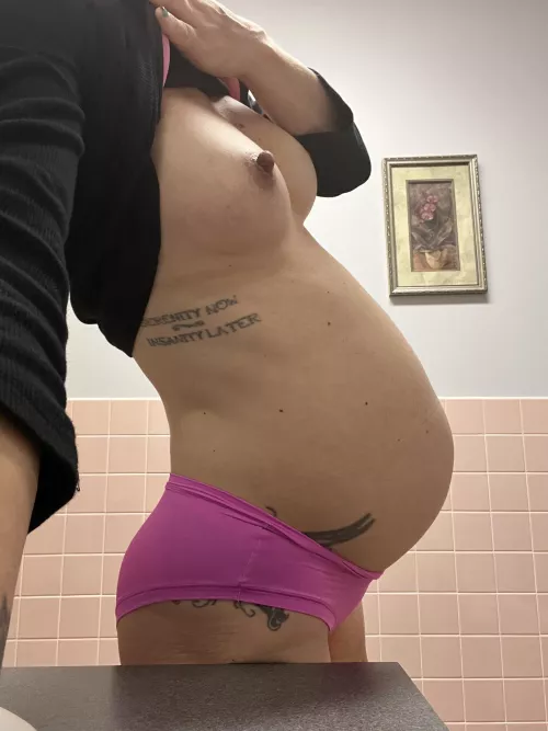 Just having some pregnant fun at work 🩷