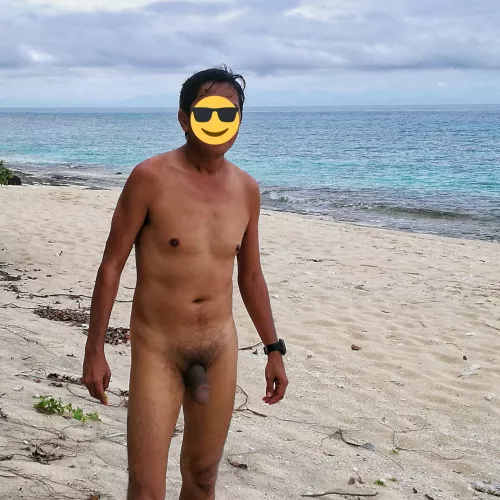 [M] beach makes wanna take off my clothing