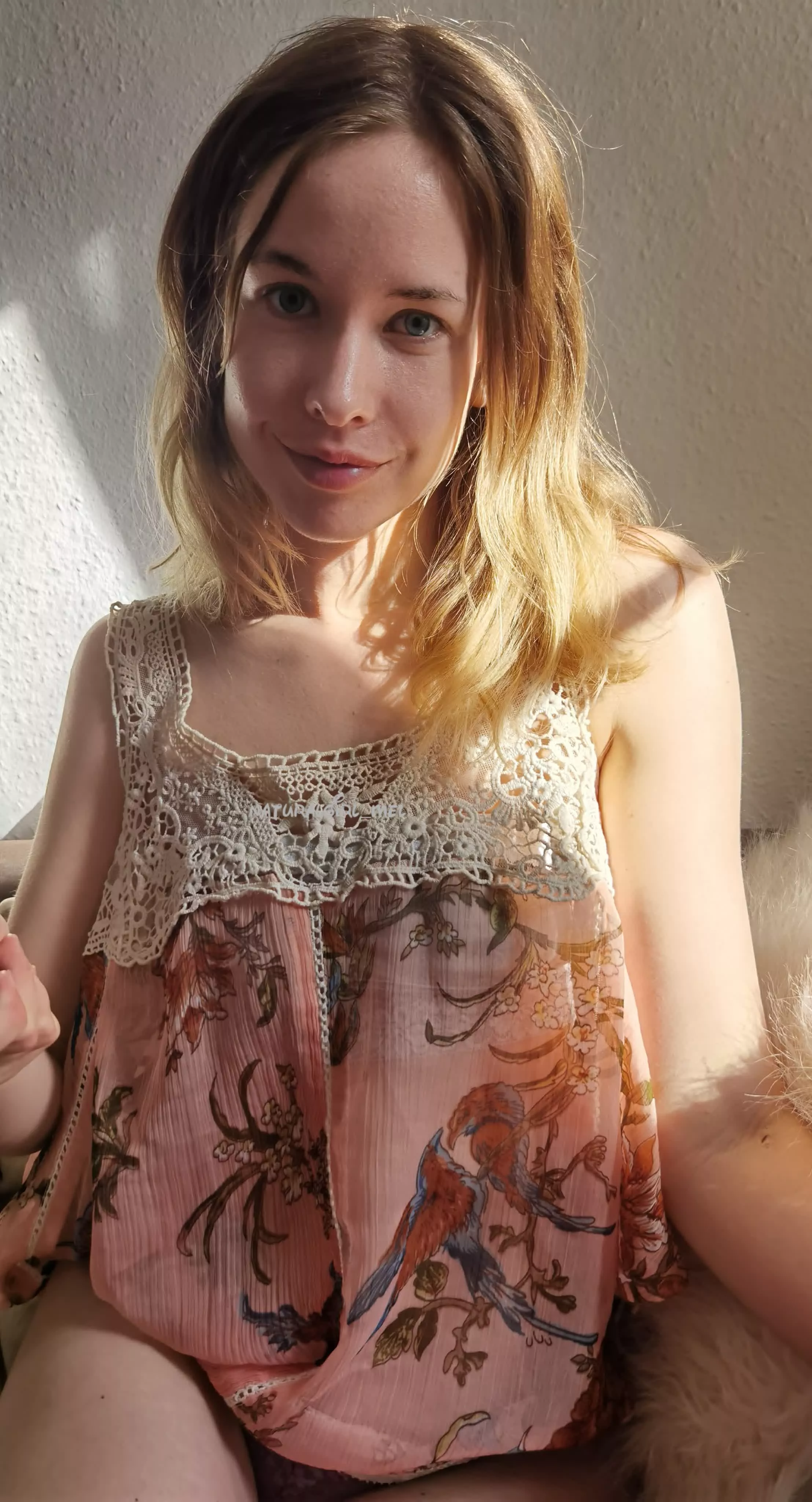 Sun on my face makes me happy [F]