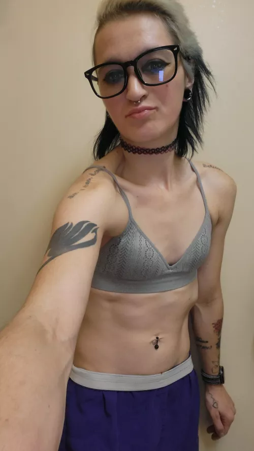 This is what is hiding under my scrubs🤭