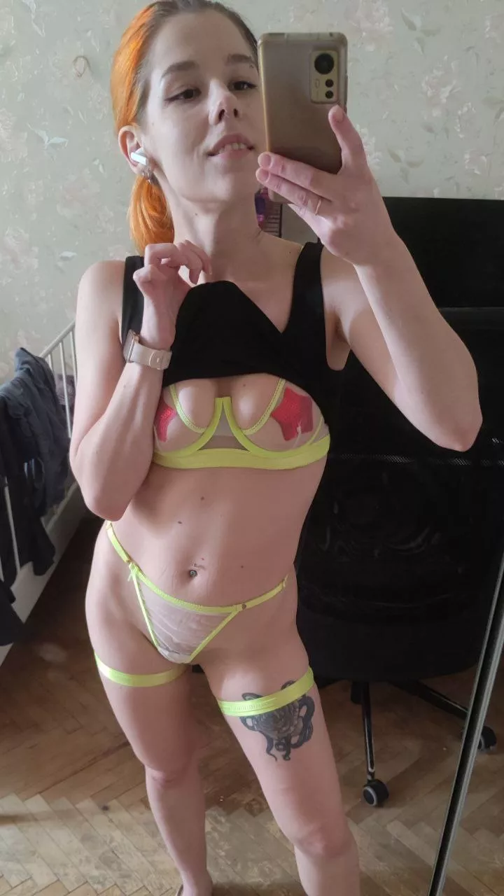 You have to cum on my tummy. [IMG]