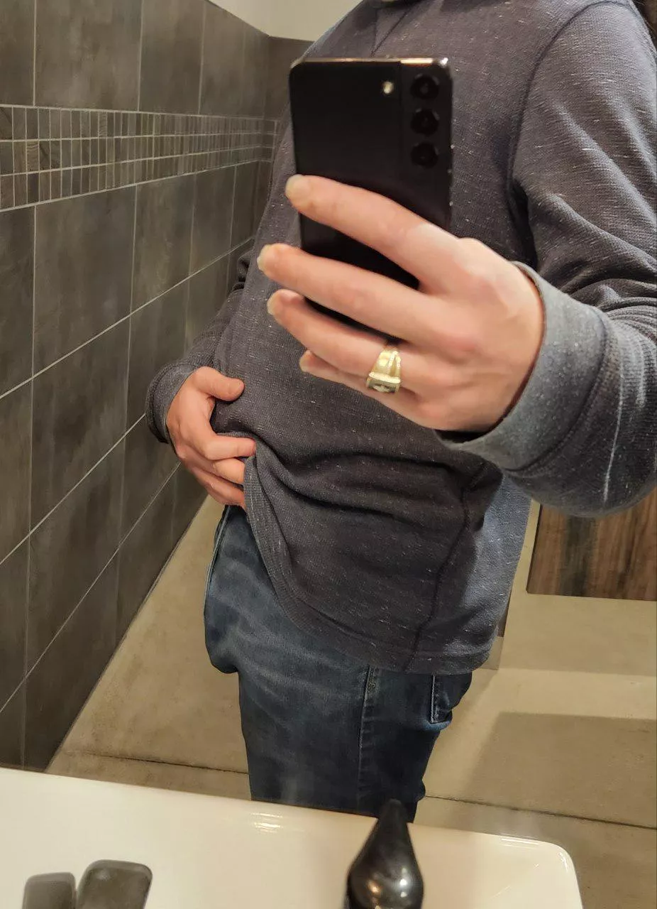 A nice snug fit for a long fat dick.