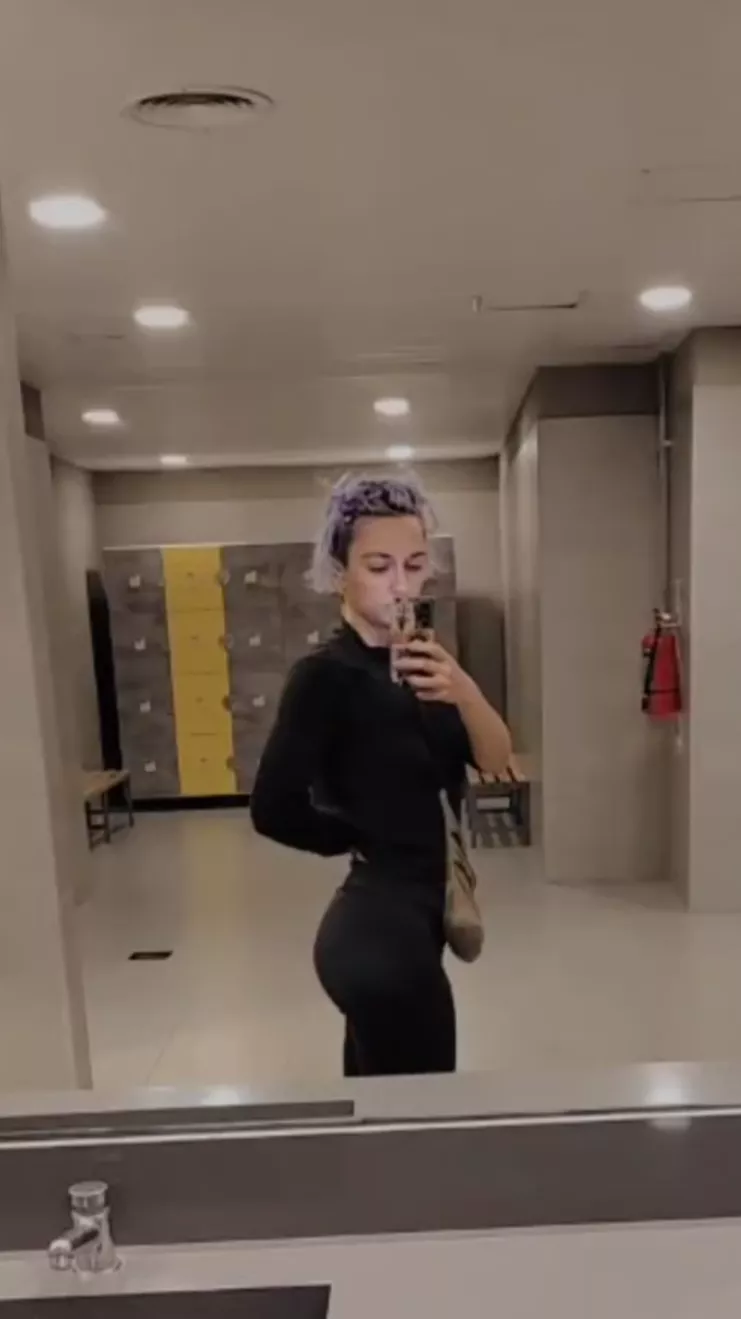 Bad quality but you can see my ass getting bigger