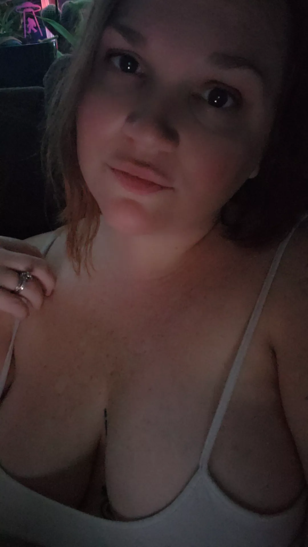 Can't get to sleep! Wish someone would tire me out 💋