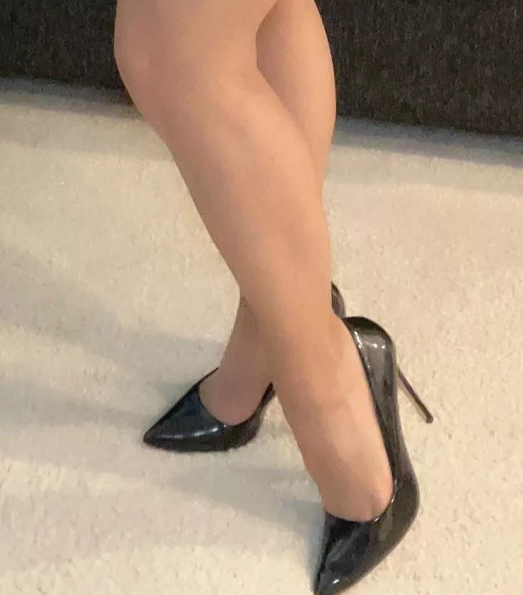 Classic Black Heels 🖤