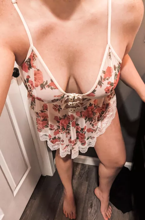 Does a long holiday weekend spent in bed with married woman sound fun