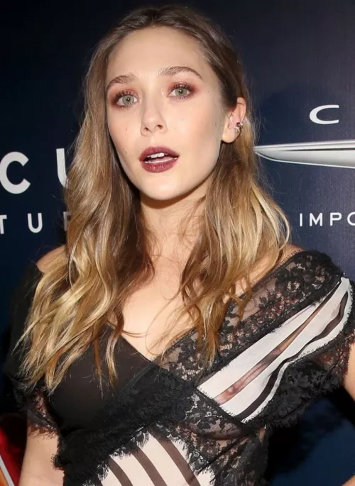 Elizabeth Olsen See through