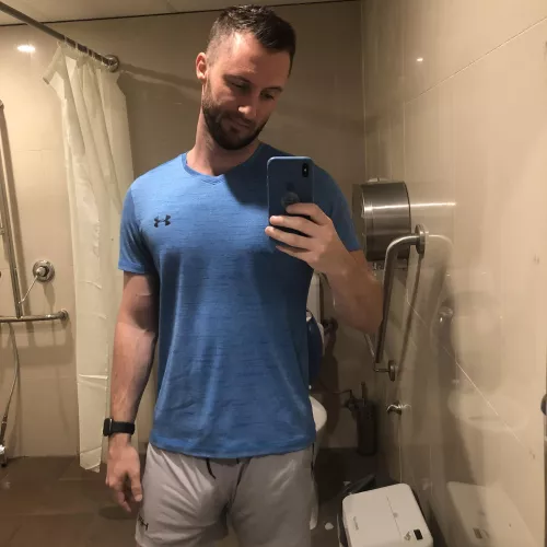 Grey shorts struggling