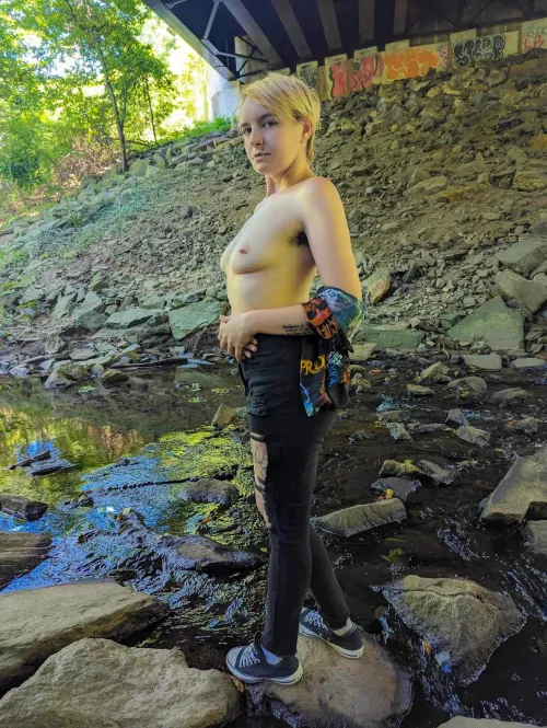 I love a beautiful walk on a beautiful day 🖤