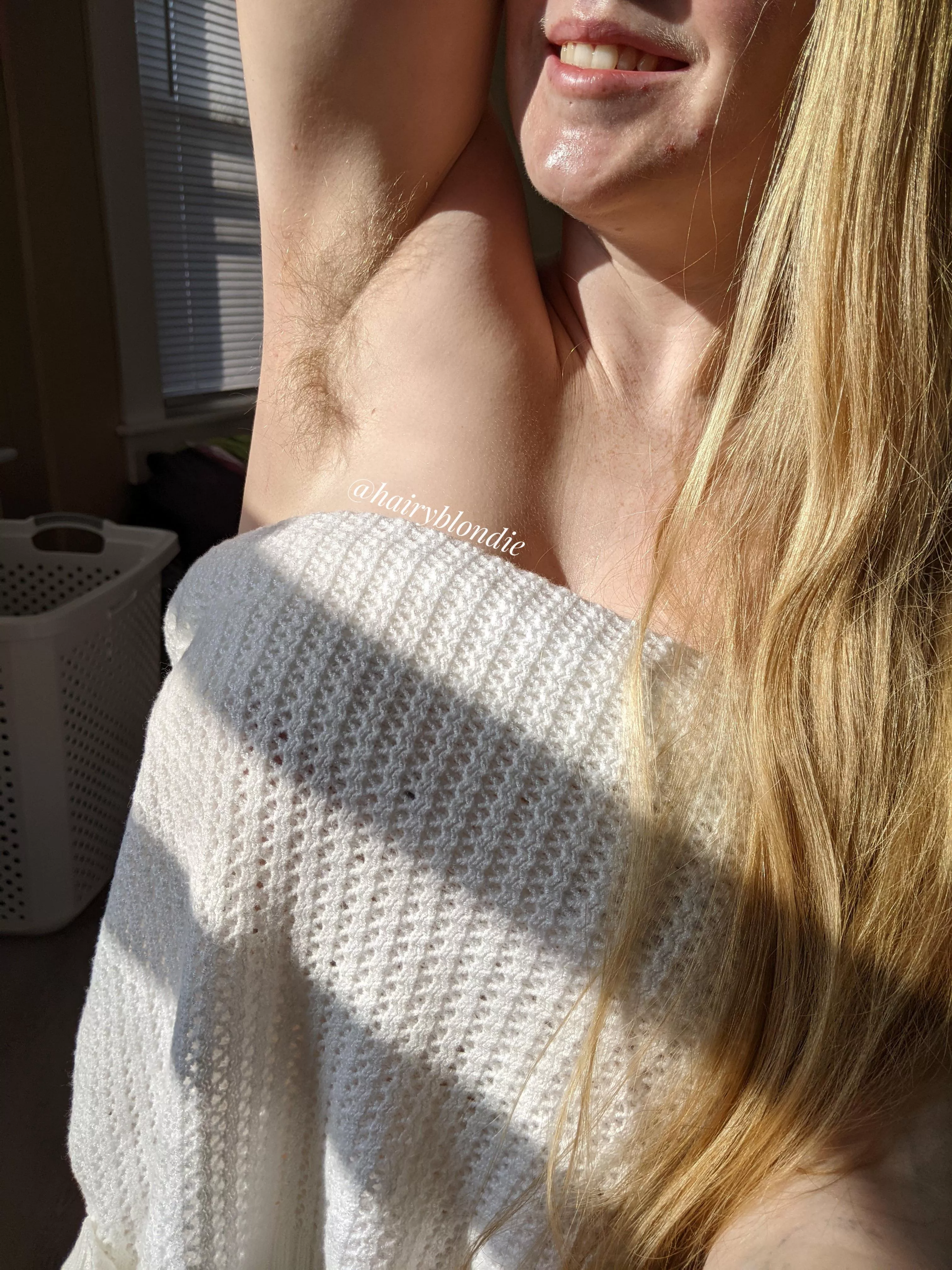 I love showing off my hairy pits
