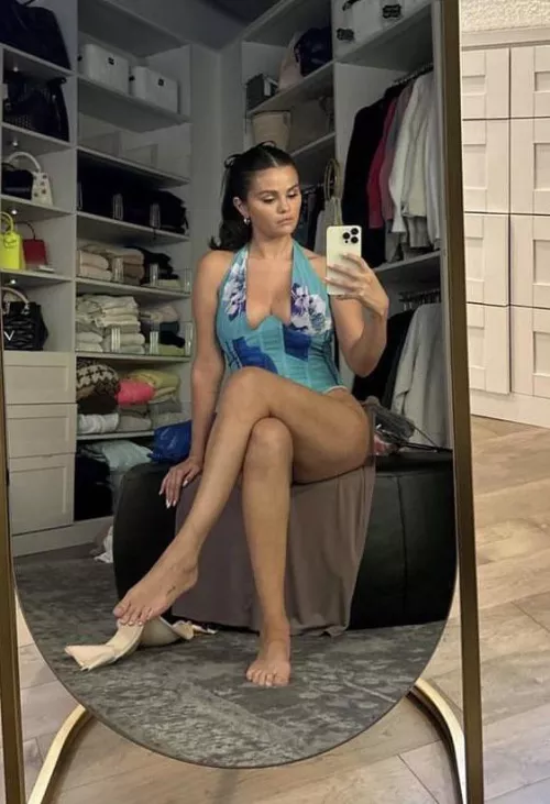 Let’s stroke our dicks together for Selena Gomez