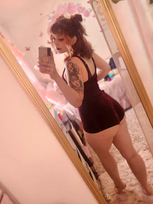 Naomi C(@naomipeaches) [Onlyfans]