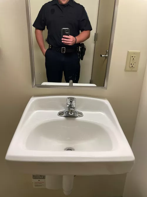 Needed a break from the kit. Who’s helping me get thru the night? M4F