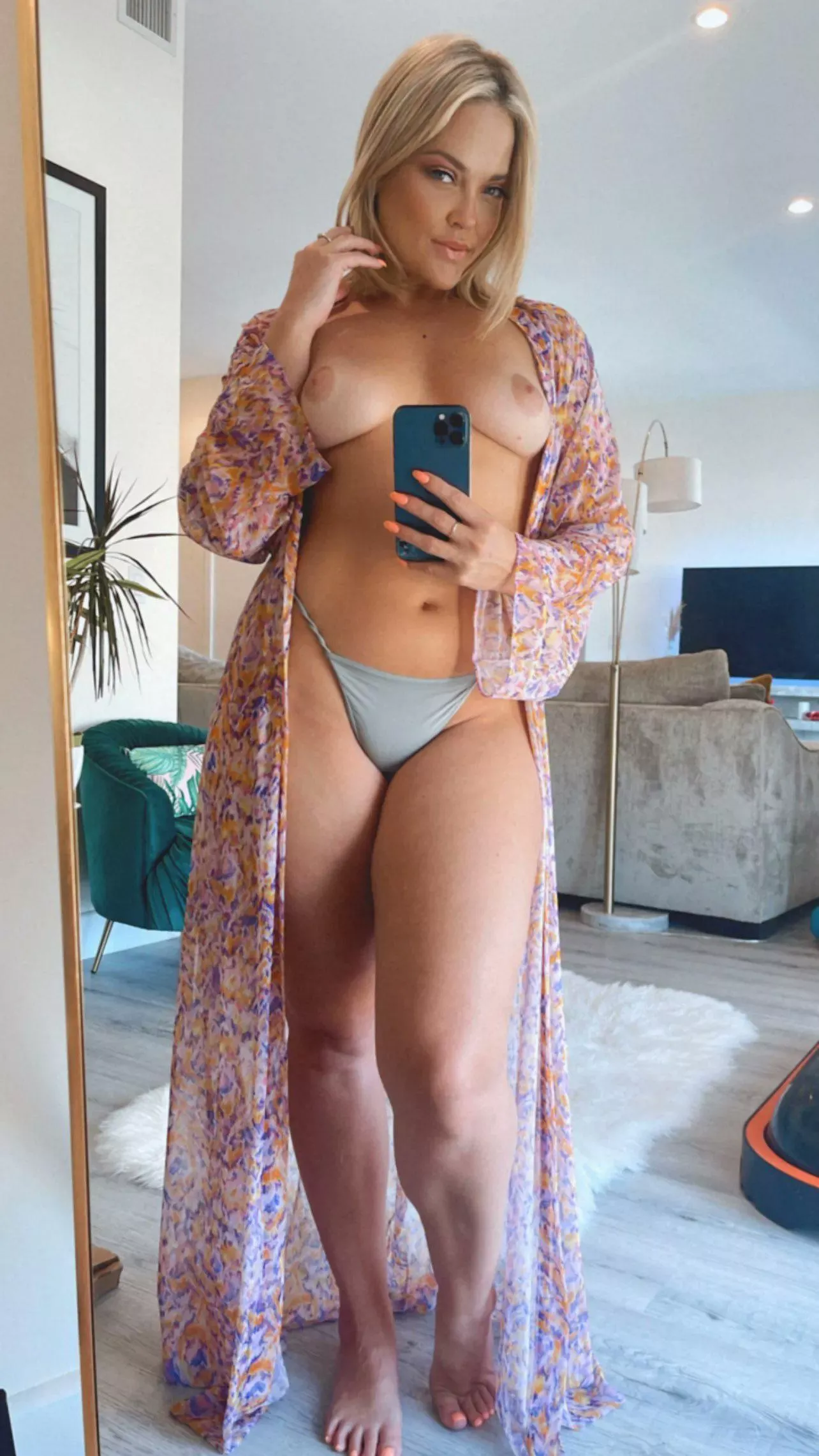 Perfect Tiddys…. Pink toes 👅