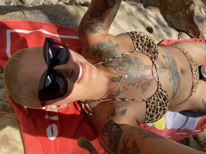 Wish there was something else between these legs 💦