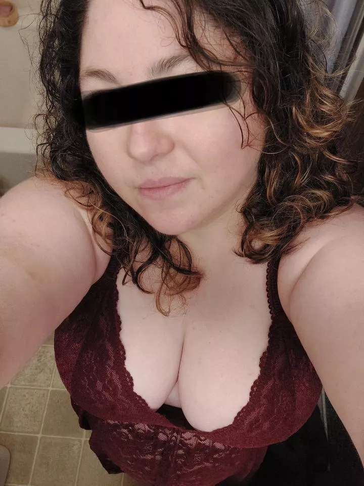 You like 4'11 pale chubby girls