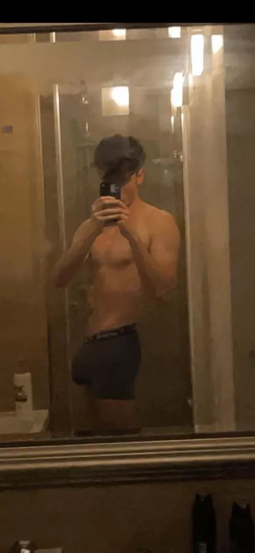 20 femboys and monster cocks or both 😫 dm me