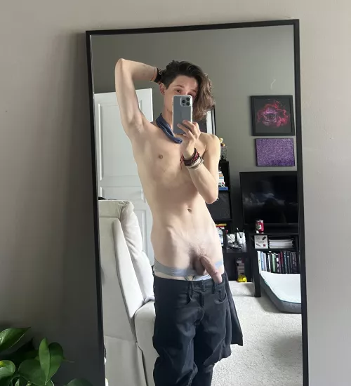 [22] the morning sun is the best lighting for nudes🙈