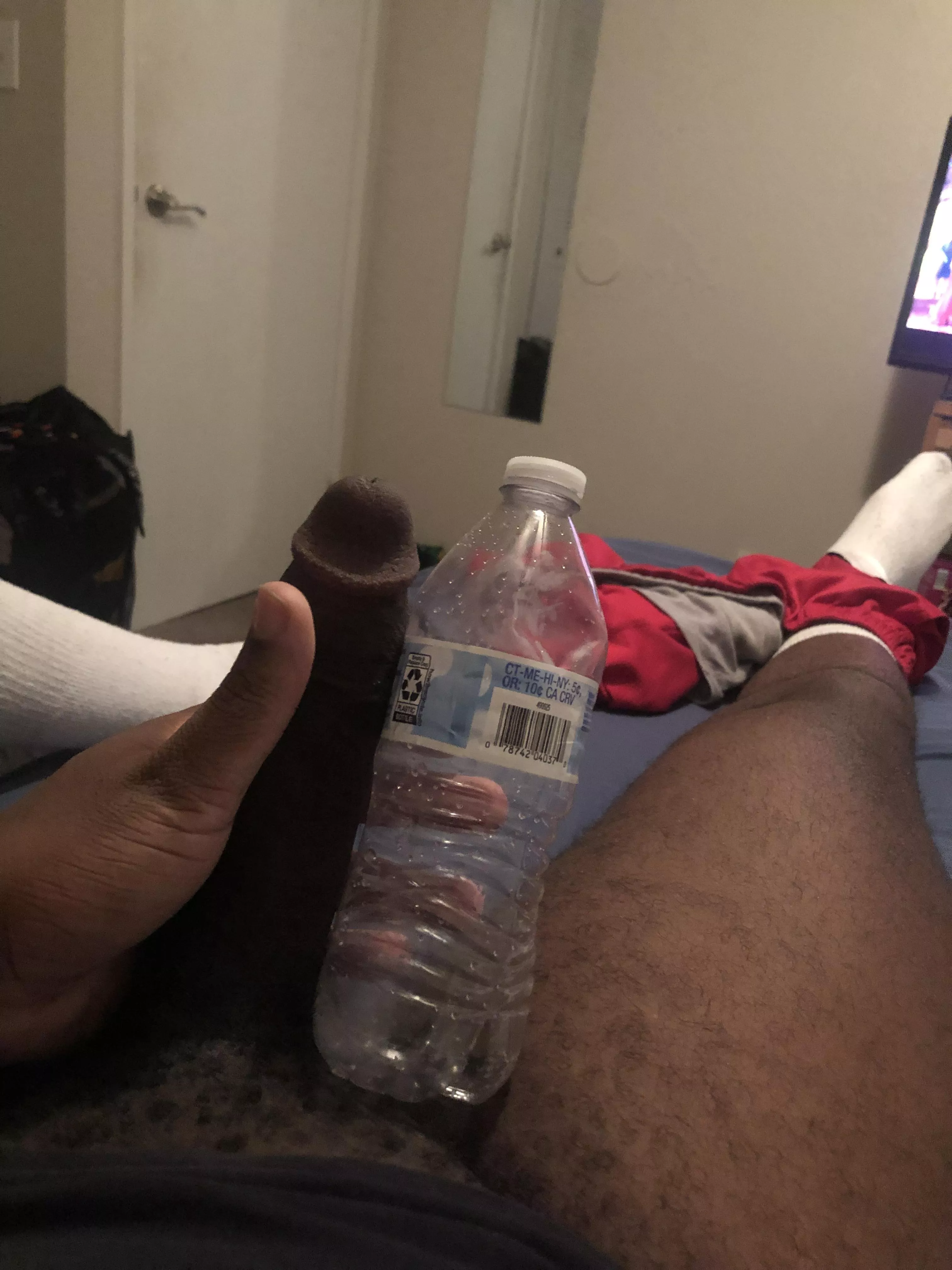 [37] Who’s bigger than me tho😴