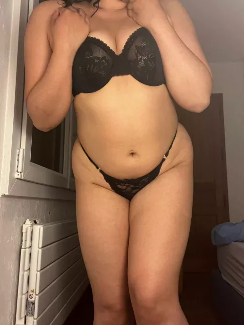 Am I a bad girl for sending lewd snaps to strangers??