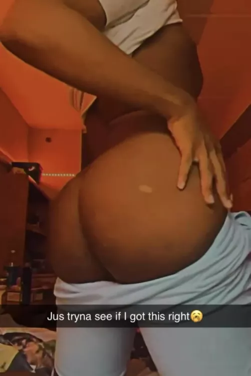 Anybody likes tops with fat asses