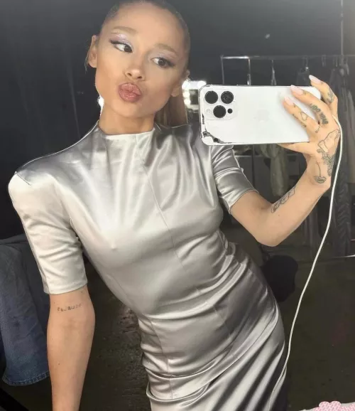 Ariana Grande Braless