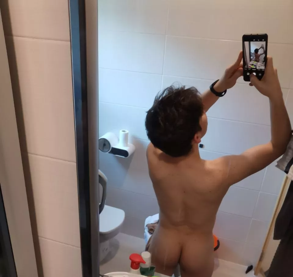 Do I have a cute butt? What do you think?