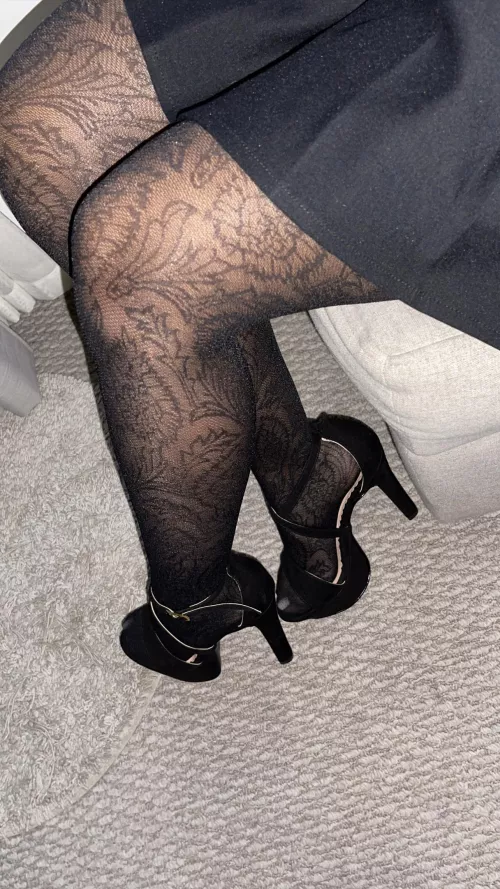 Do u like this pantyhose? 🖤