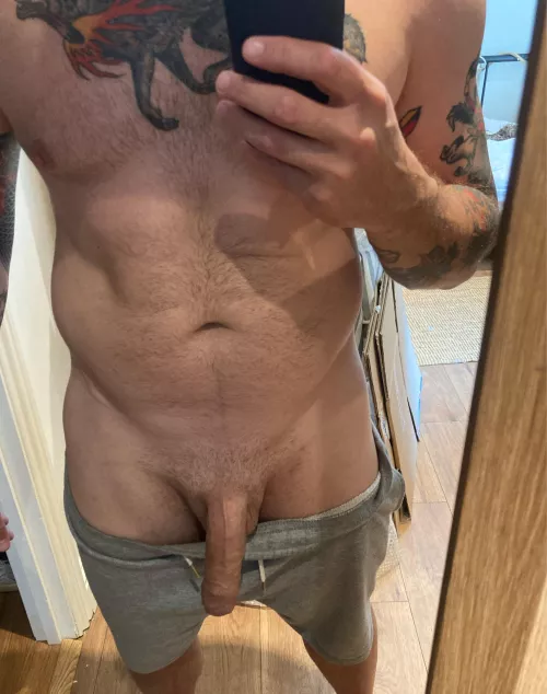 Fresh out of the shower. Fresh trim...