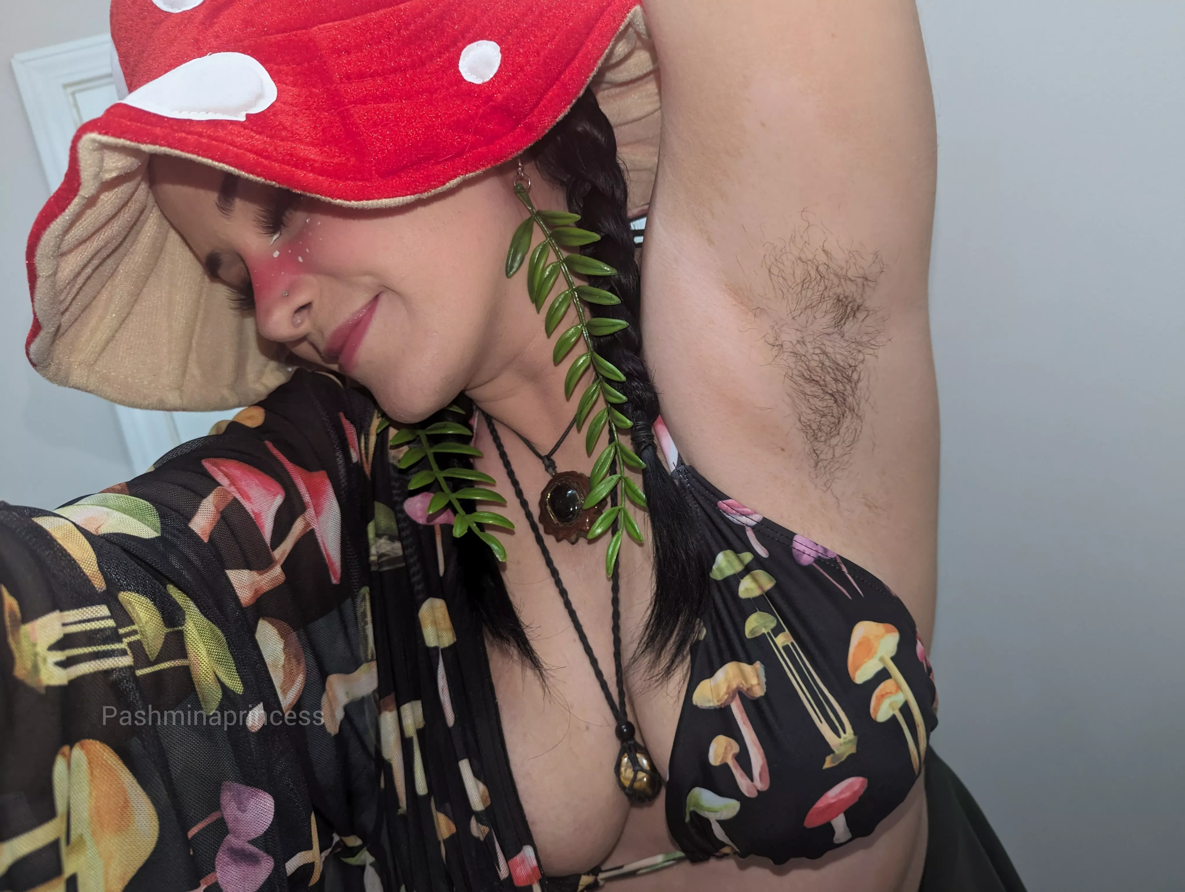 Fuzzy mushroom Goddess