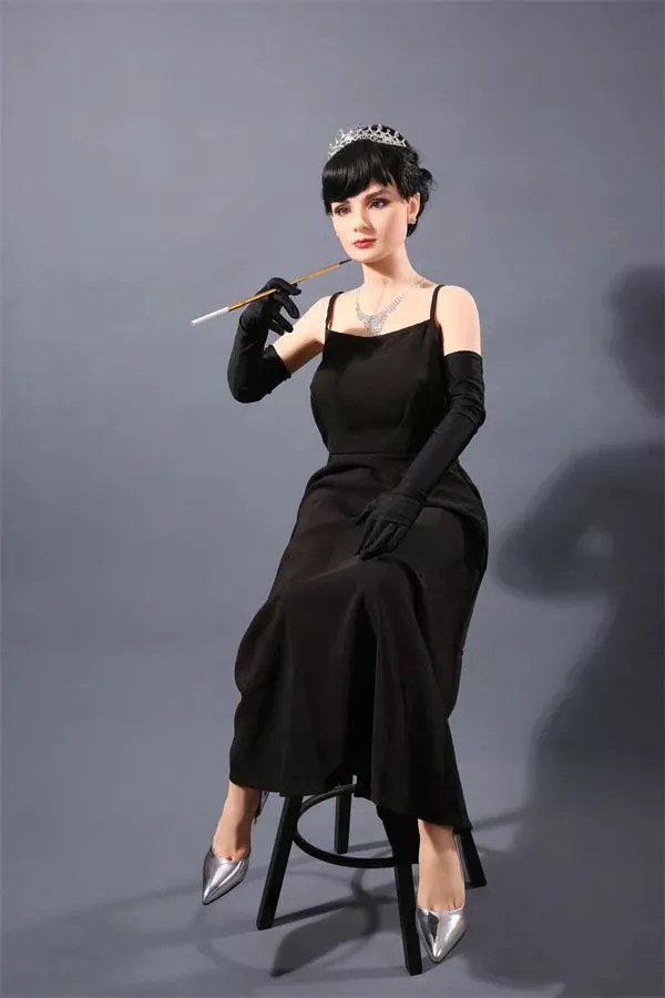 Help locating a legitimate listing and name for this doll?