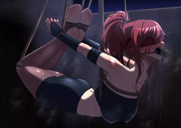 Hogtied and suspended (@zetu_purpur)