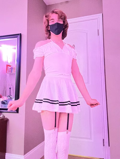 i feel so pretty in white 🤍🩷 ☆*:. o(≧▽≦)o .:*☆