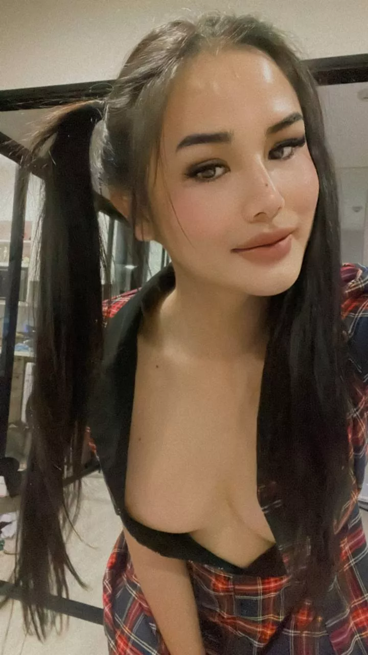 If I sent you nudes would you jerk off to them?