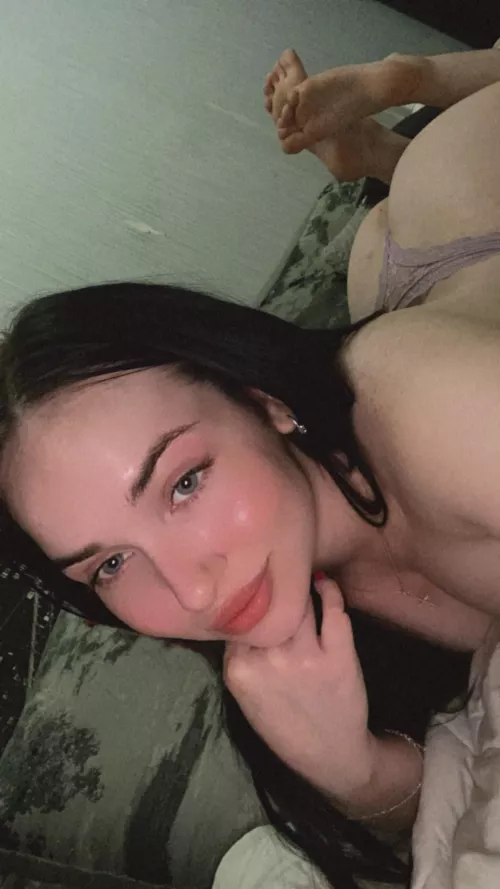 I'm a seductive enchantress, ready to fulfill your deepest desires.