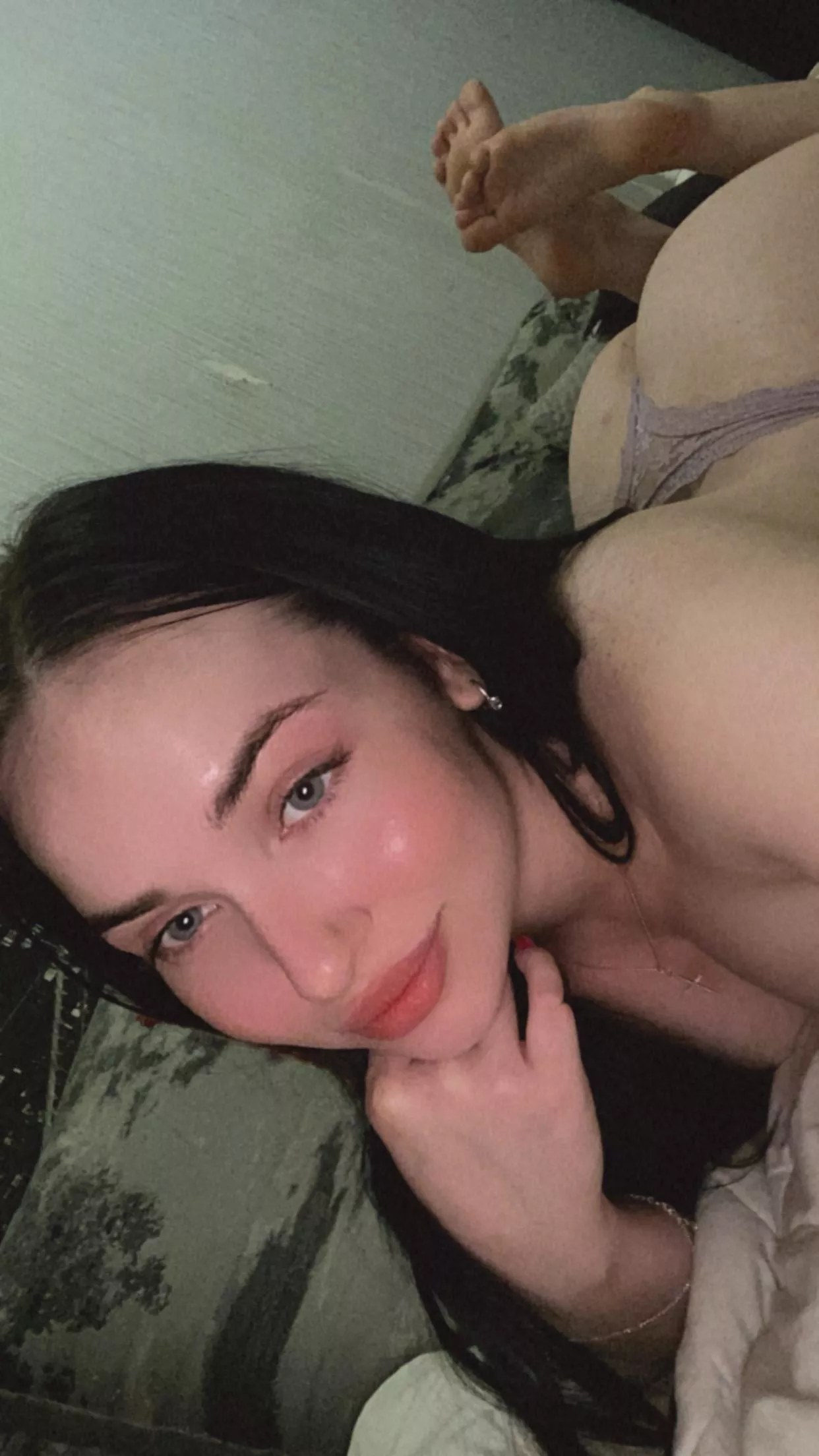 I'm a seductive enchantress, ready to fulfill your deepest desires.