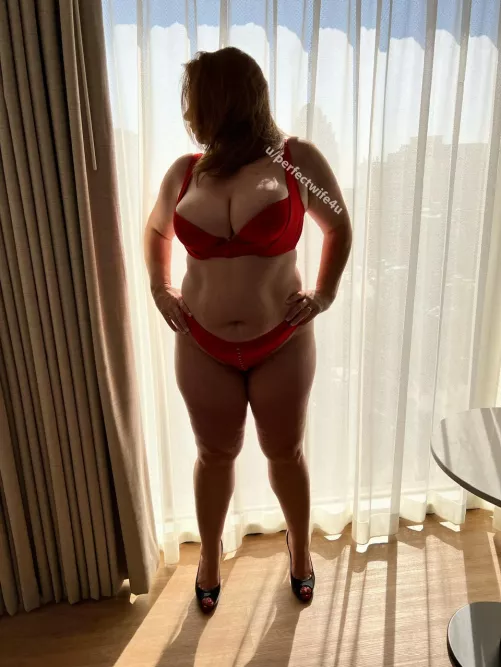 I’m thick and curvy and lots of fun