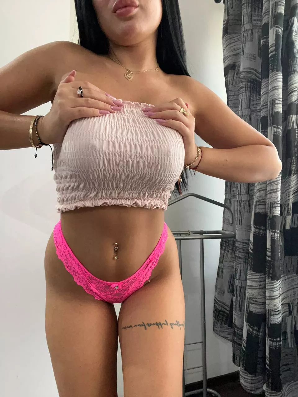 is this too much skin to show of on first date ?