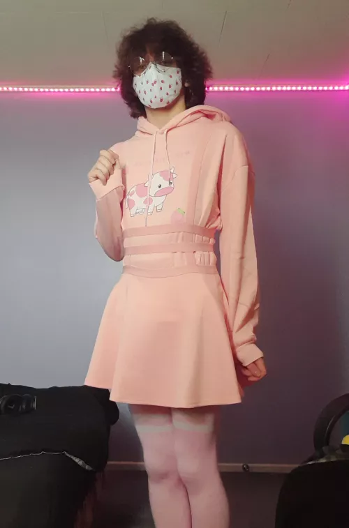 My pink clothes finally arrived today! :3